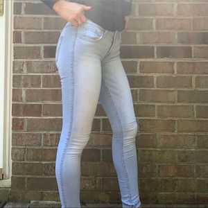PRICE DROP💛🌹 light wash Hollister jeggings
